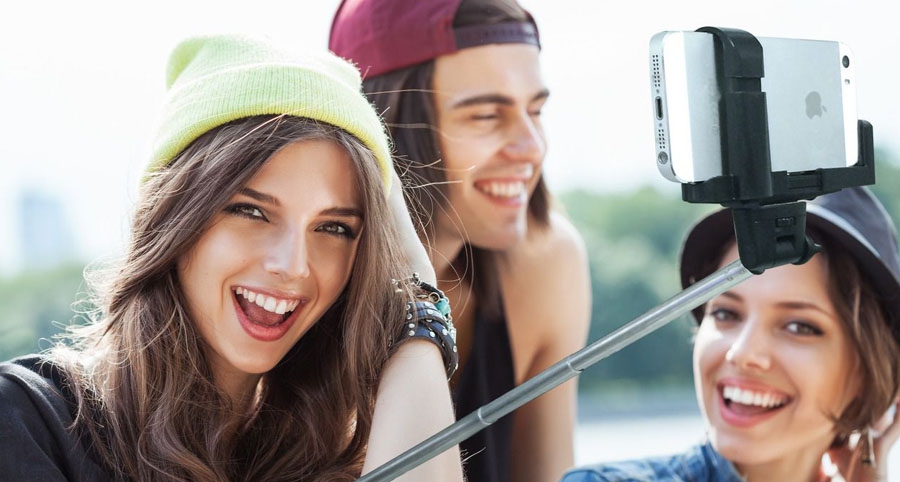 Kaufen Sie ein Einbeinstativ für selfie. Einbein-Stativ mit einem Knopf